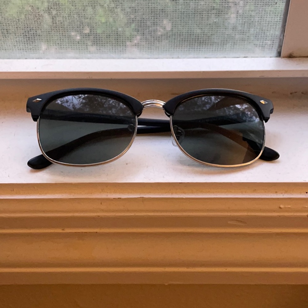 Black sunglasses